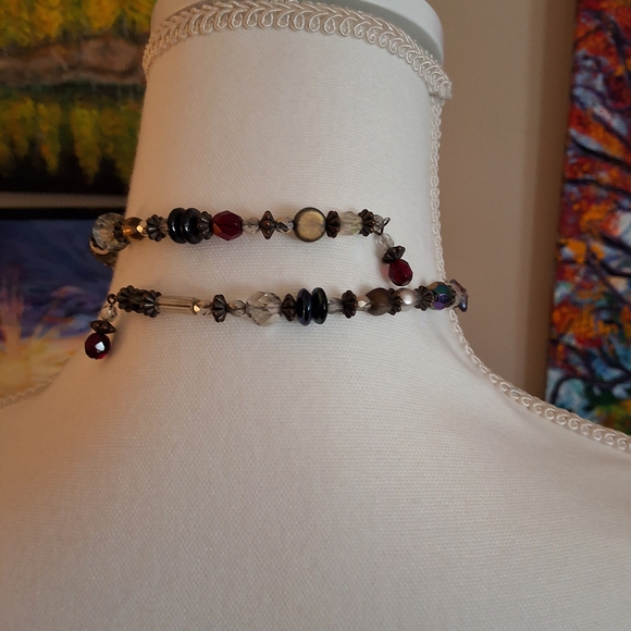 Chic Beaded Necklace with Red and Brown Accents - Picture 3 of 3